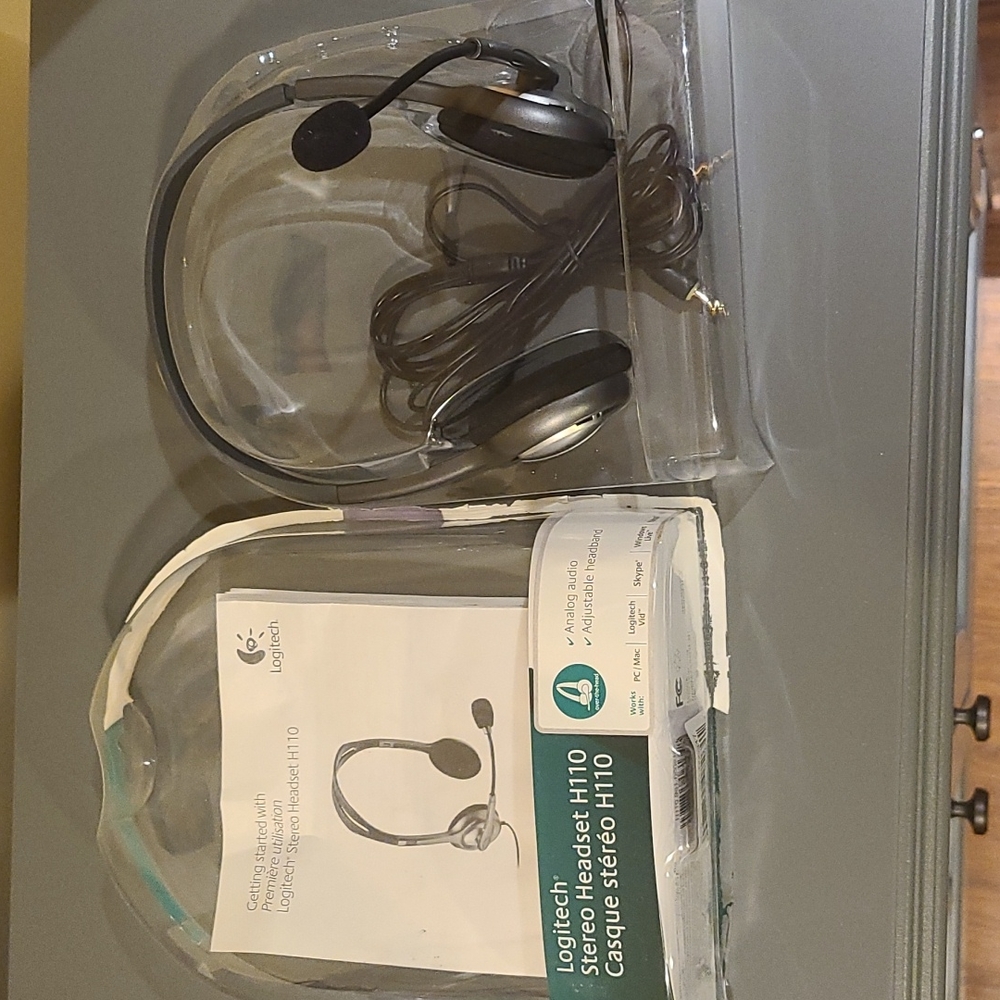 headphones with microphone